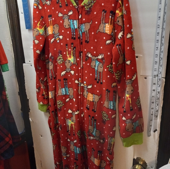 Secret Treasures Christmas Holiday Moose Red Large 12-14 Sleepwear Pajamas PJs - Picture 15 of 16